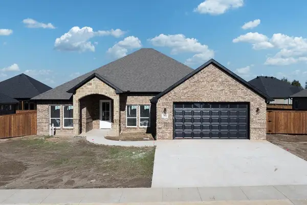 504 Limestone Cir, Mabank, TX 75147