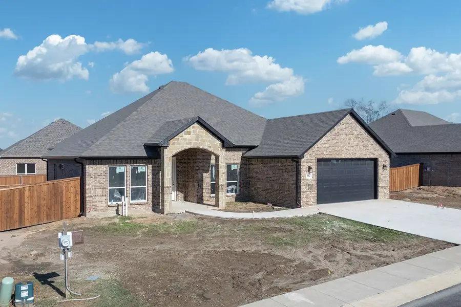 504 Limestone Cir, Mabank, TX 75147 - Image #2