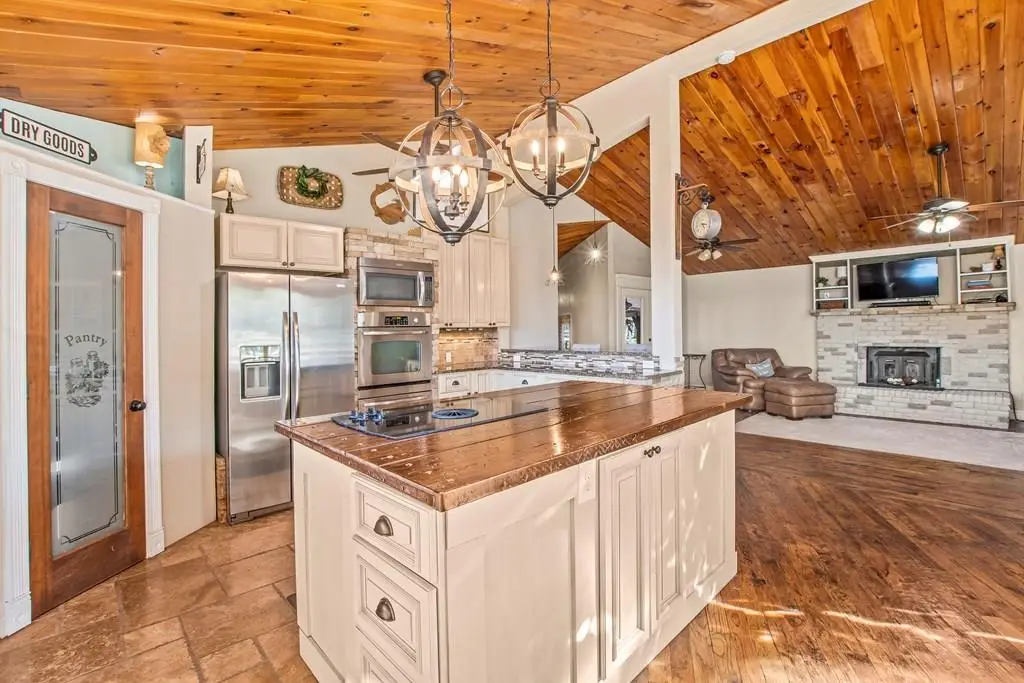 2029 Austin Aisle, Tool, TX 75143 - Image #1