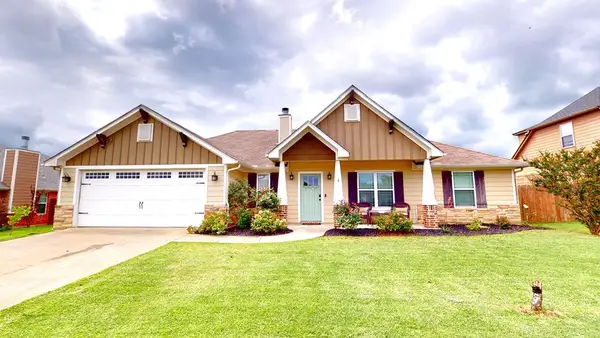 404 Hyde Park Dr, Chandler, TX 75758