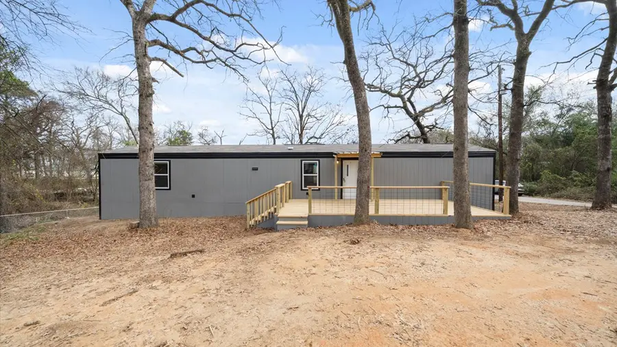 721 Queens Dr, Tool, TX 75143 - Image #2