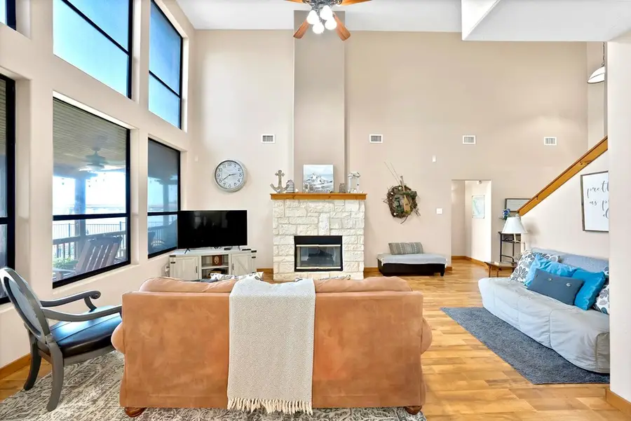 110 Jeffrey Cir, Gun Barrel City, TX 75156 - Image #2