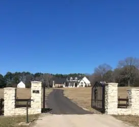 106 Timber Hills Dr, Athens, TX 75751