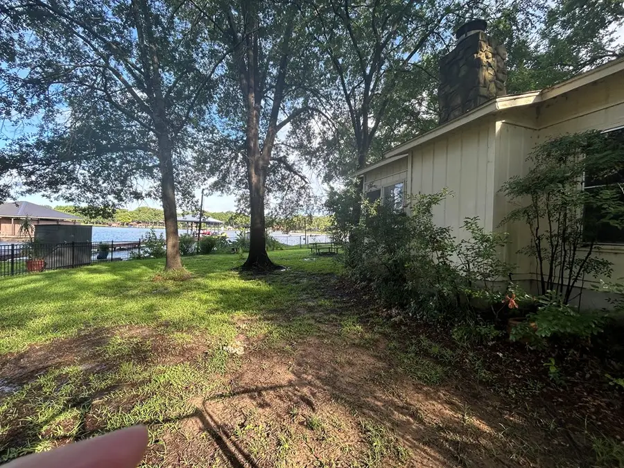 202 Thunderbird Dr, Mabank, TX 75156 - #3