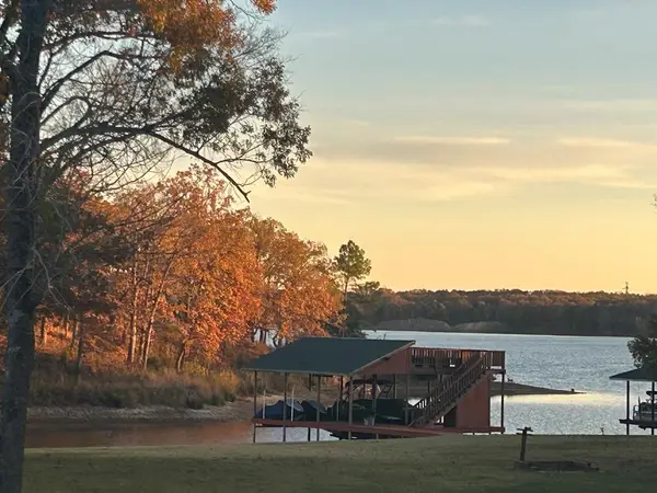 15R E Goliad St., Log Cabin, TX 75148