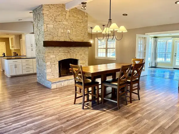 221 La Jolla Dr, Athens, TX 75751