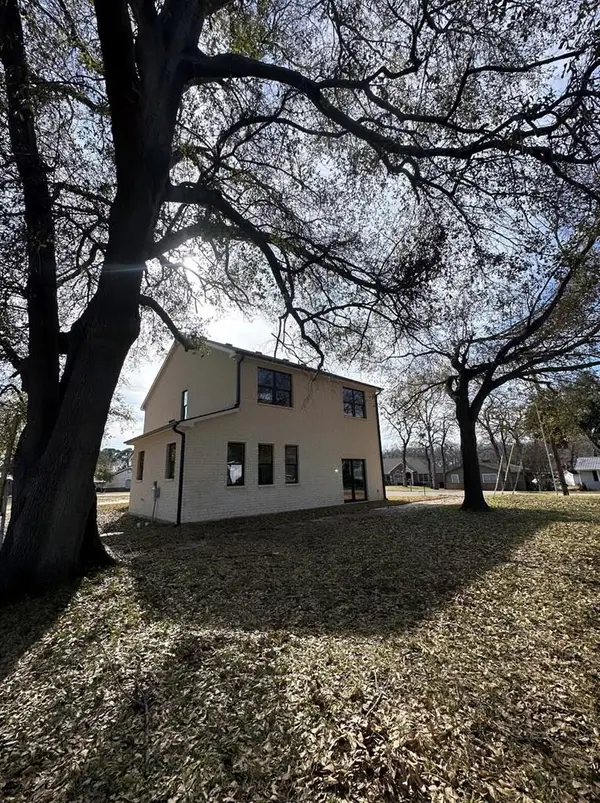 118 Little John St, Gun Barrel City, TX 75156