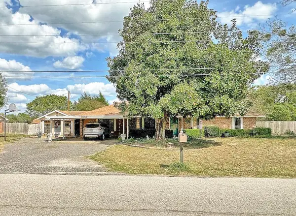 2307 Crystal Dr, Athens, TX 75751