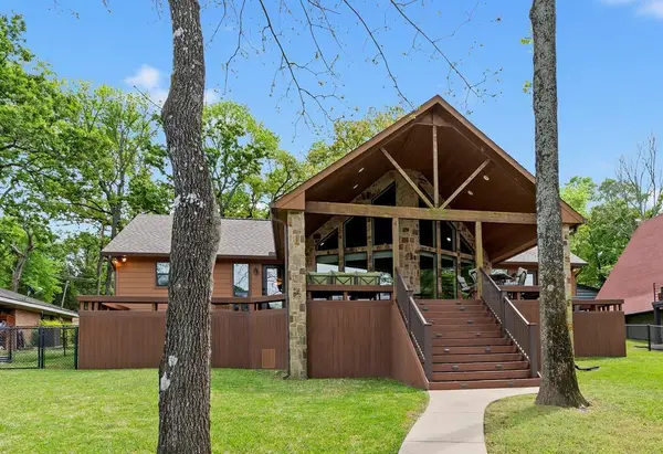 122 Lake Terrace Dr, Mabank, TX 75156