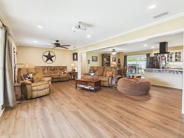 409 N Elm St, Frankston, TX 75763 - #3