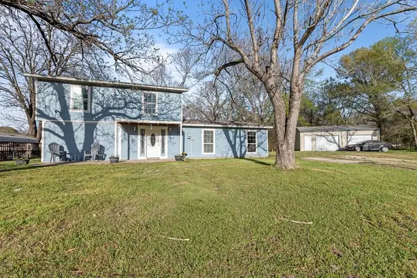 303 Whispering Oaks Trl, Payne Springs, TX 75156