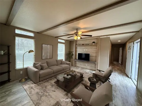 821 Quail Run Rd, Seven Points, TX 75143