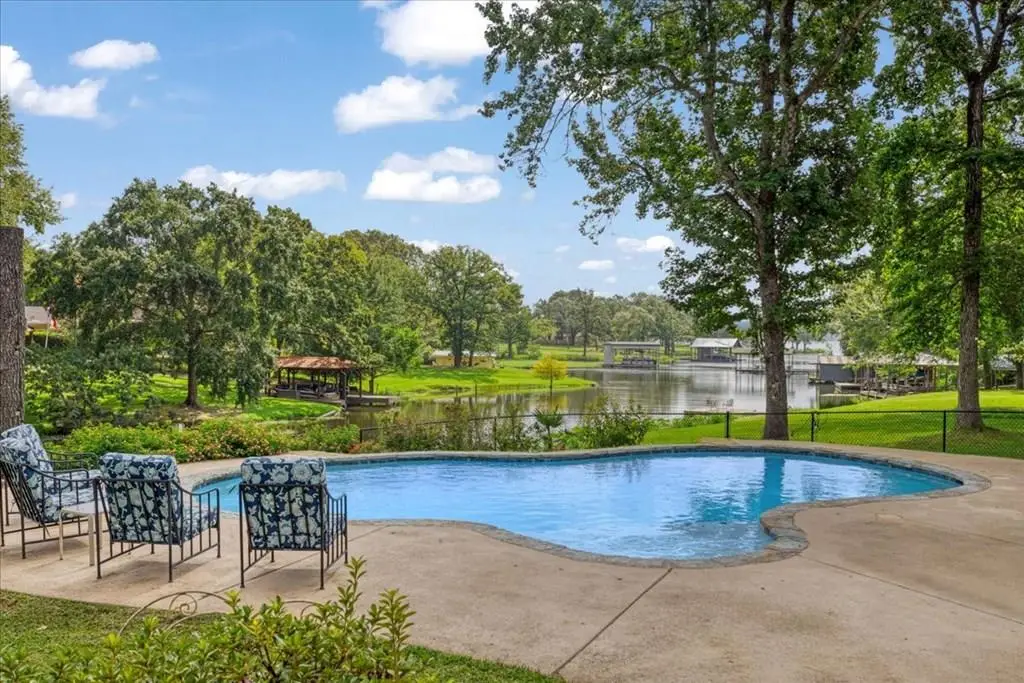 6130 Peninsula Cir, Athens, TX 75752 - #1
