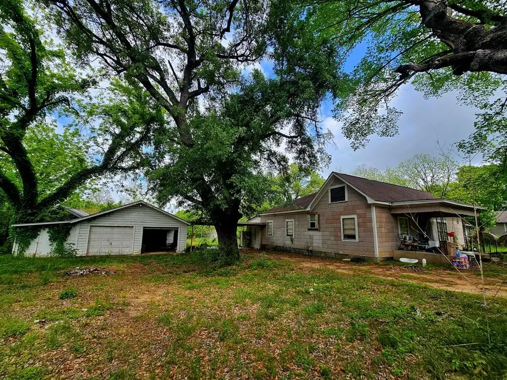 200 Jay St, Trinidad, TX 75163 - #1