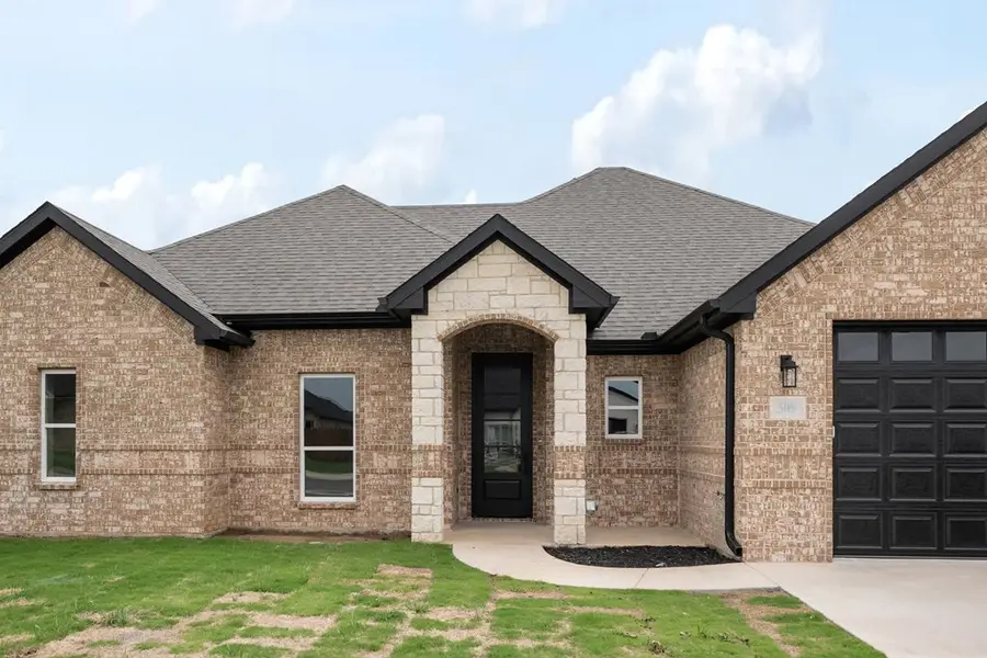 509 Limestone Cir, Mabank, TX 75147 - #2