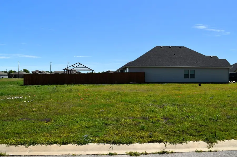 325 Preston Rd, Mabank, TX 75147 - #2