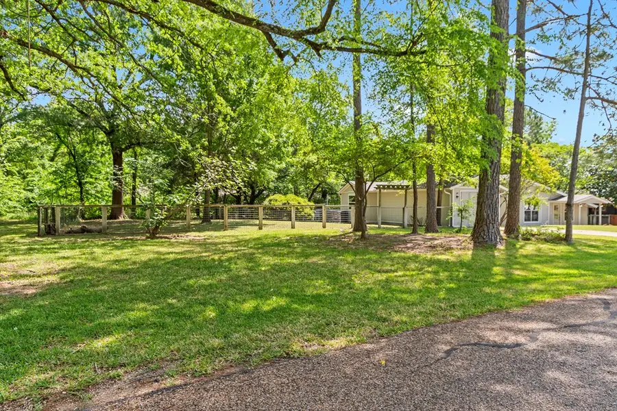 198 Lake Dr, Enchanted Oaks, TX 75156 - #2