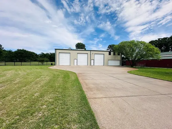 6494 Clear Creek Rd, Mabank, TX 75156