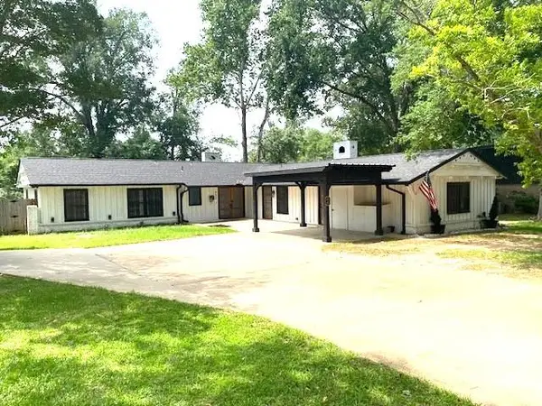 902 Ward Ln, Athens, TX 75751