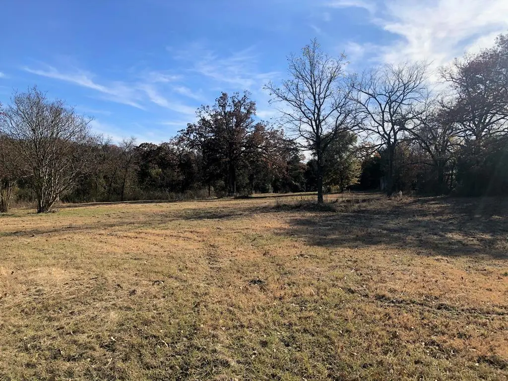 416 W Oak St, Eustace, TX 75124 - #1