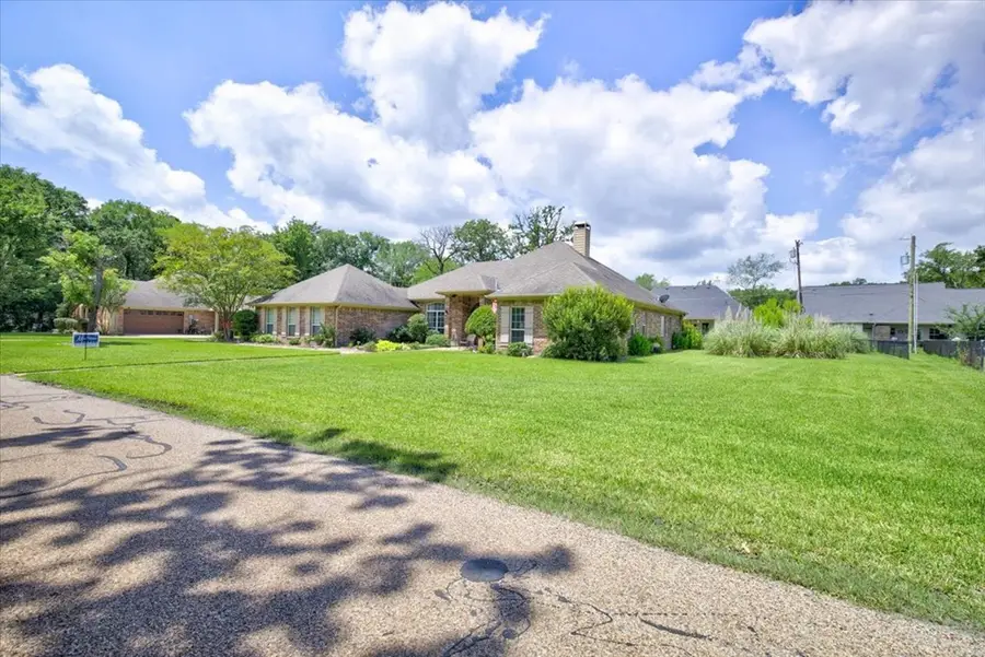 111 Trailwood Rd, Enchanted Oaks, TX 75156 - #2