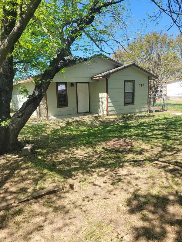 737 Luther Ln, Gun Barrel City, TX 75156