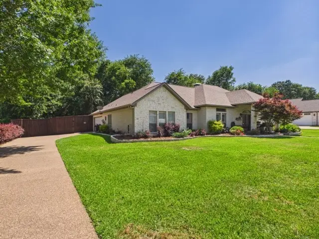 906 Dove Creek Dr, Athens, TX 75751 - #2