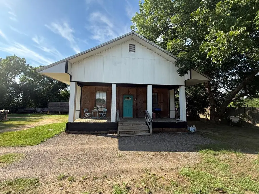 1303 E Royal Blvd, Malakoff, TX 75148 - #2