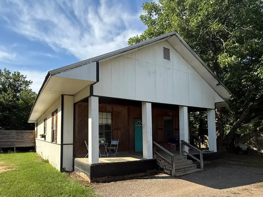 1303 E Royal Blvd, Malakoff, TX 75148 - #3