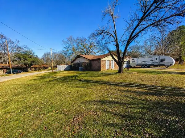 120 Juniper Dr., Palestine, TX 75803