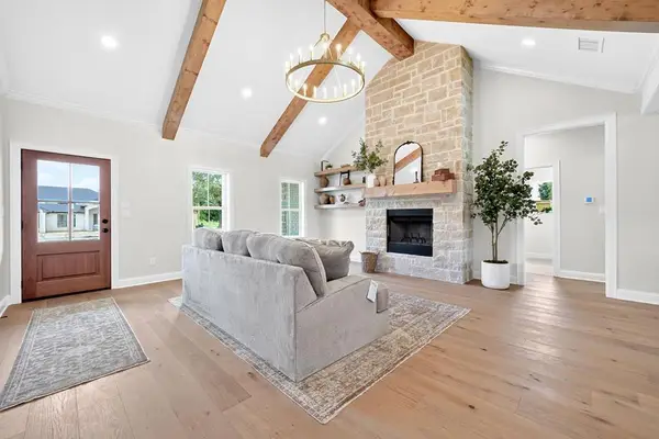 301 Grace Ln, Athens, TX 75751