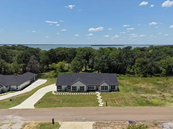 206 Splitrail Dr, Mabank, TX 75143