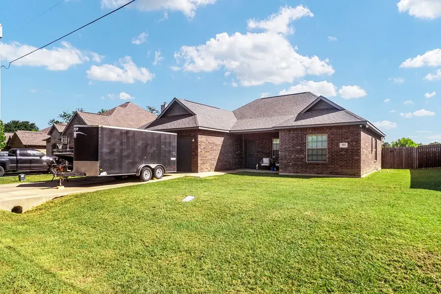 591 E Eubank St, Mabank, TX 75147 - #3
