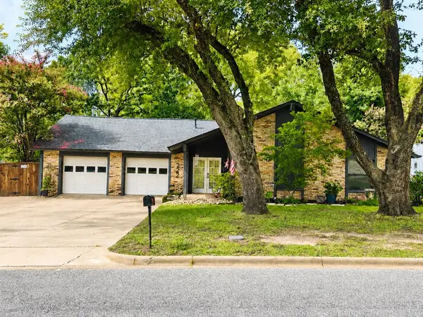 222 La Jolla Dr, Athens, TX 75751