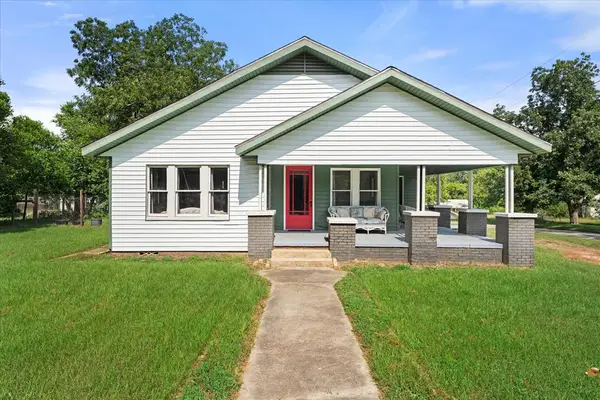 402 N Market St., Grapeland, TX 75844