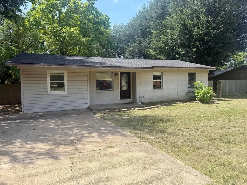 709 Ruth St, Athens, TX 75751 - #1