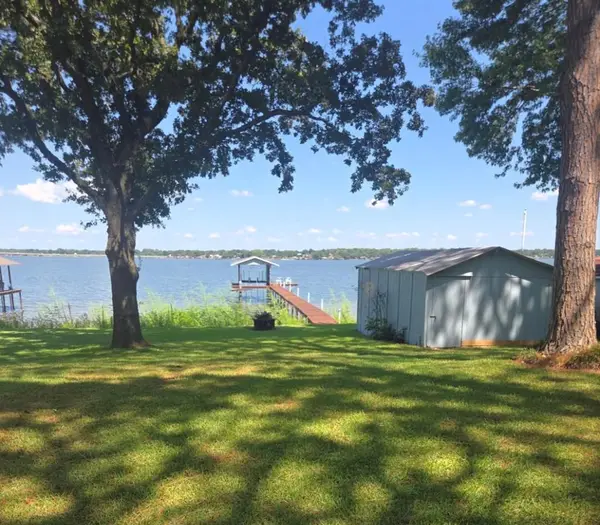 1072 Welch Ln, Gun Barrel City, TX 75156