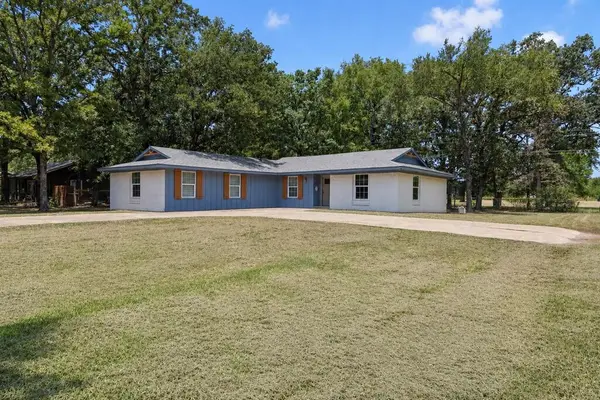 110 Pierce Dr, Mabank, TX 75156