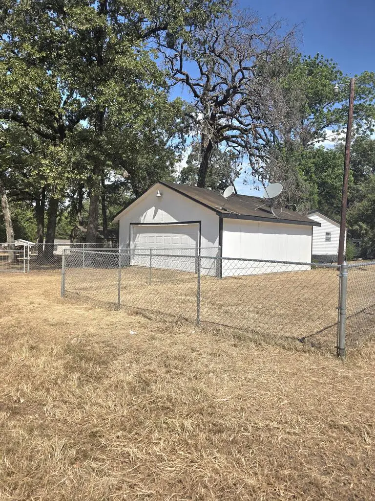 100 Crow St., Mabank, TX 75156 - #3