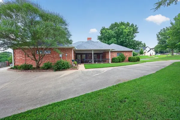 800 Rico Dr, Athens, TX 75751