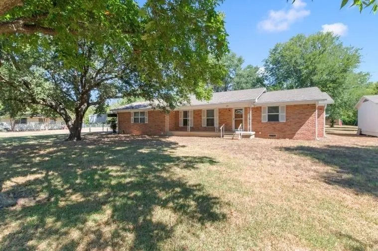 603 E Market St, Mabank, TX 75147 - #1