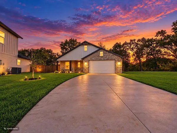 1202 Phoenix S Dr, Athens, TX 75751