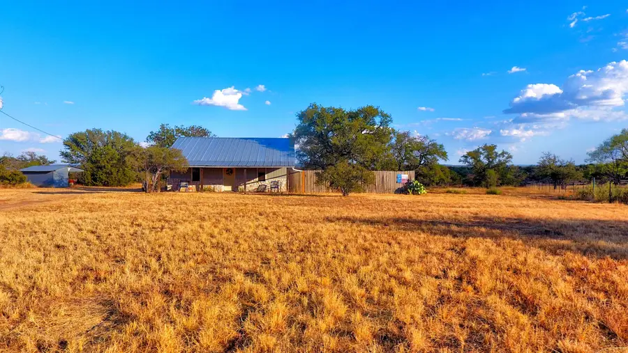 384 Wild Oak Drive, Llano, TX 78643 - Image #3