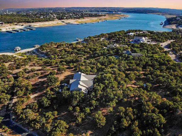 19586 Sandcastle Drive, Spicewood, TX 78669