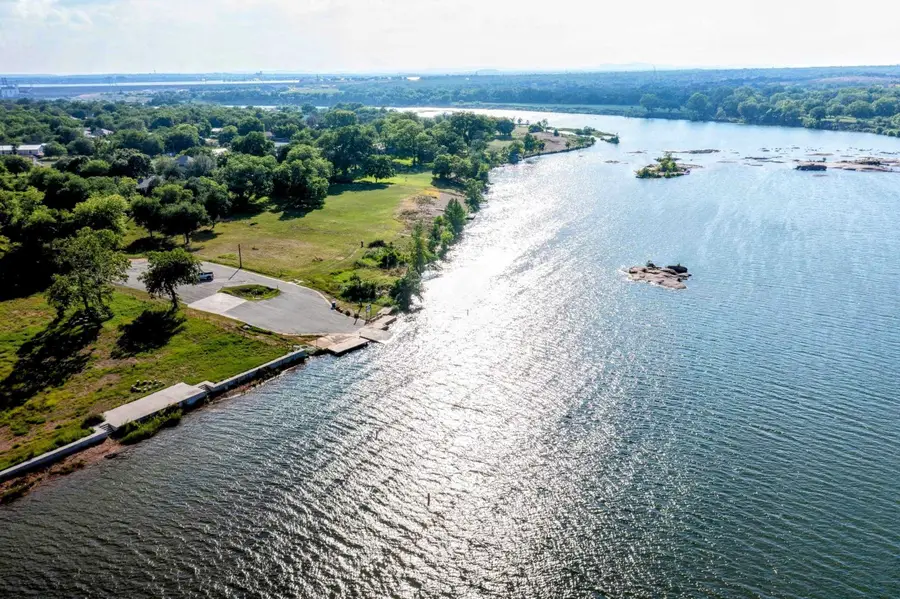 746 Magnolia Ln Lane, Cottonwood Shores, TX 78657-9456 - Image #3