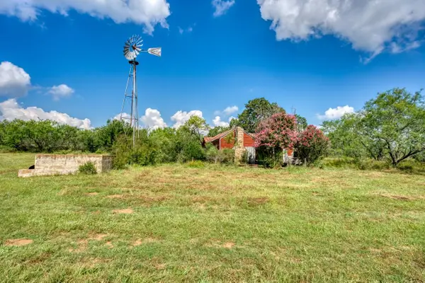 2958 Cr 406, Llano, TX 78643-0000