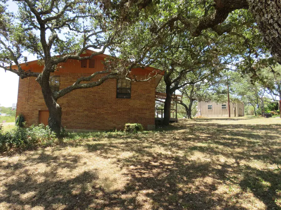 105 E Fawn Drive, Buchanan Dam, TX 78609 - Image #3