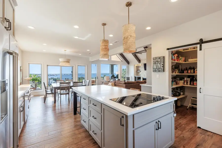 108 Surefire, Horseshoe Bay, TX 78657 - Image #2