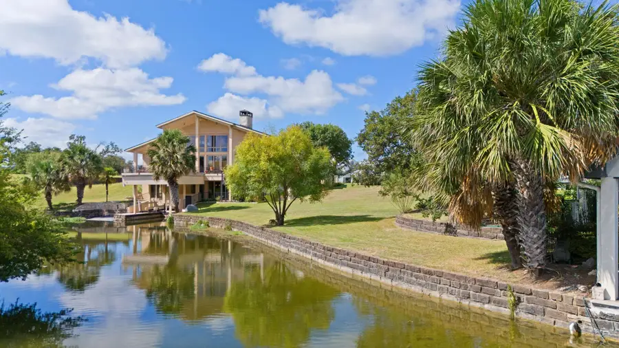 68 Applehead Island Dr, Horseshoe Bay, TX 78657 - Image #3