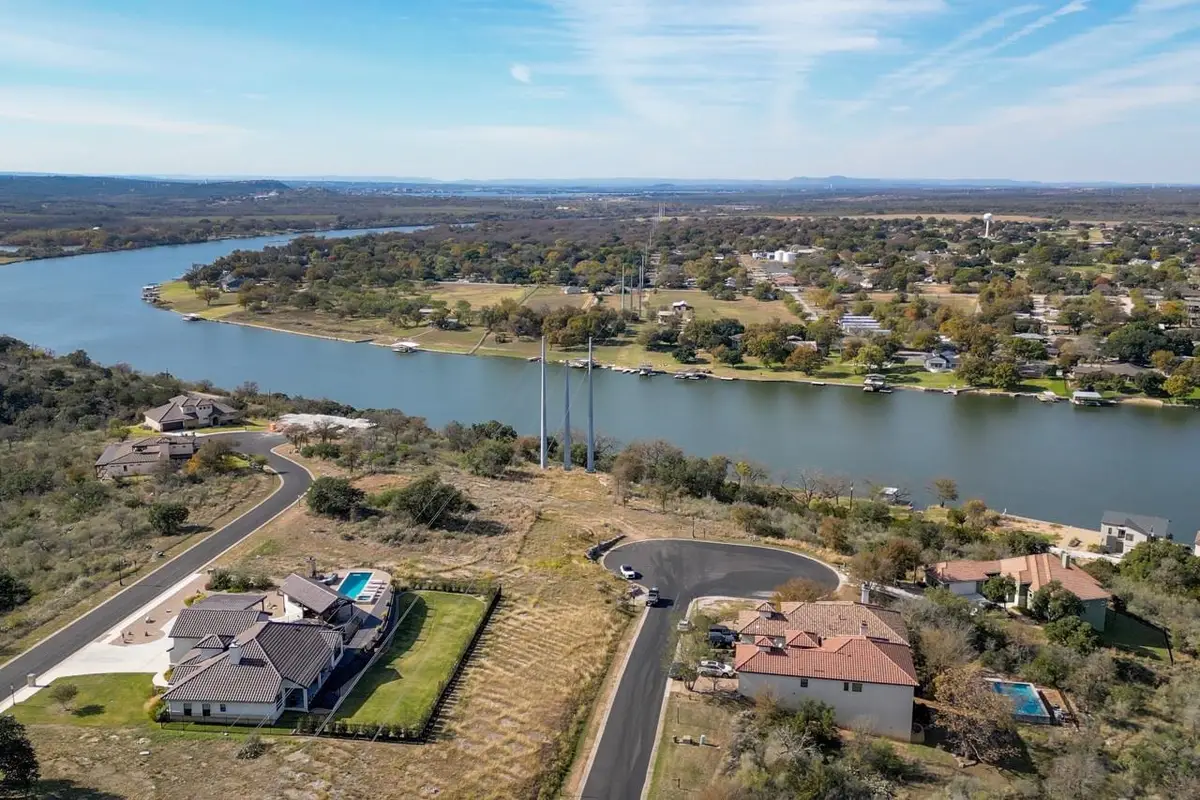 528 Bendito Way, Marble Falls, TX 78654 - Image #1